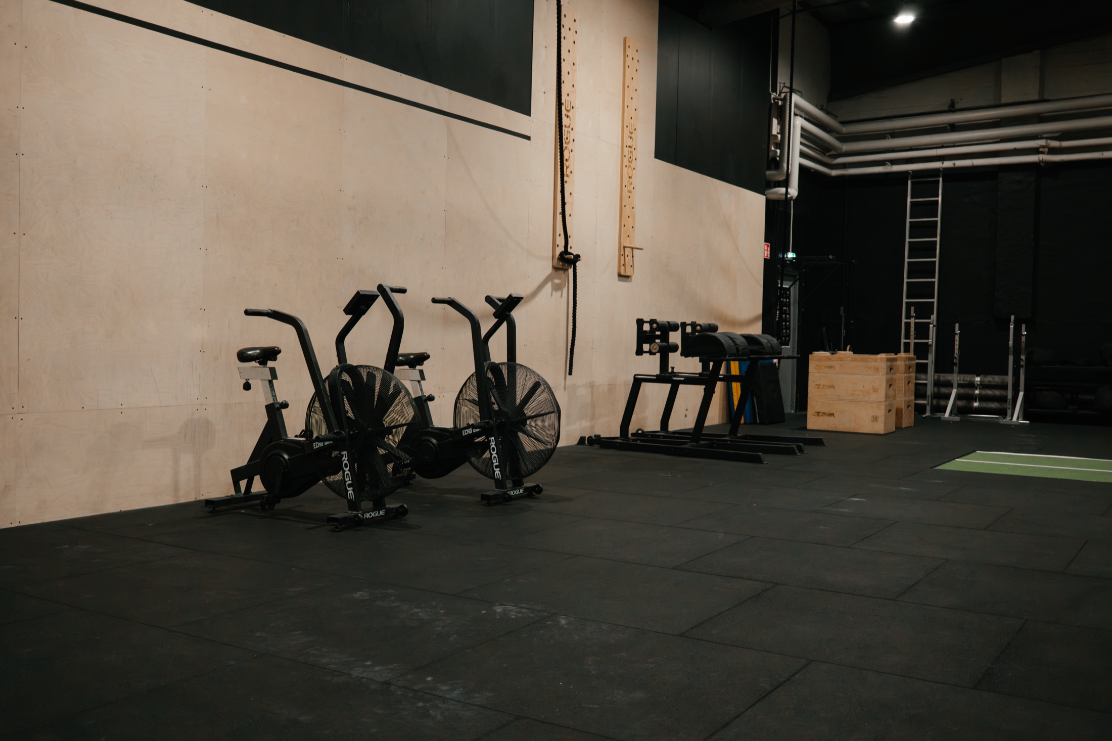Training equipment inside Crossfit Östersund